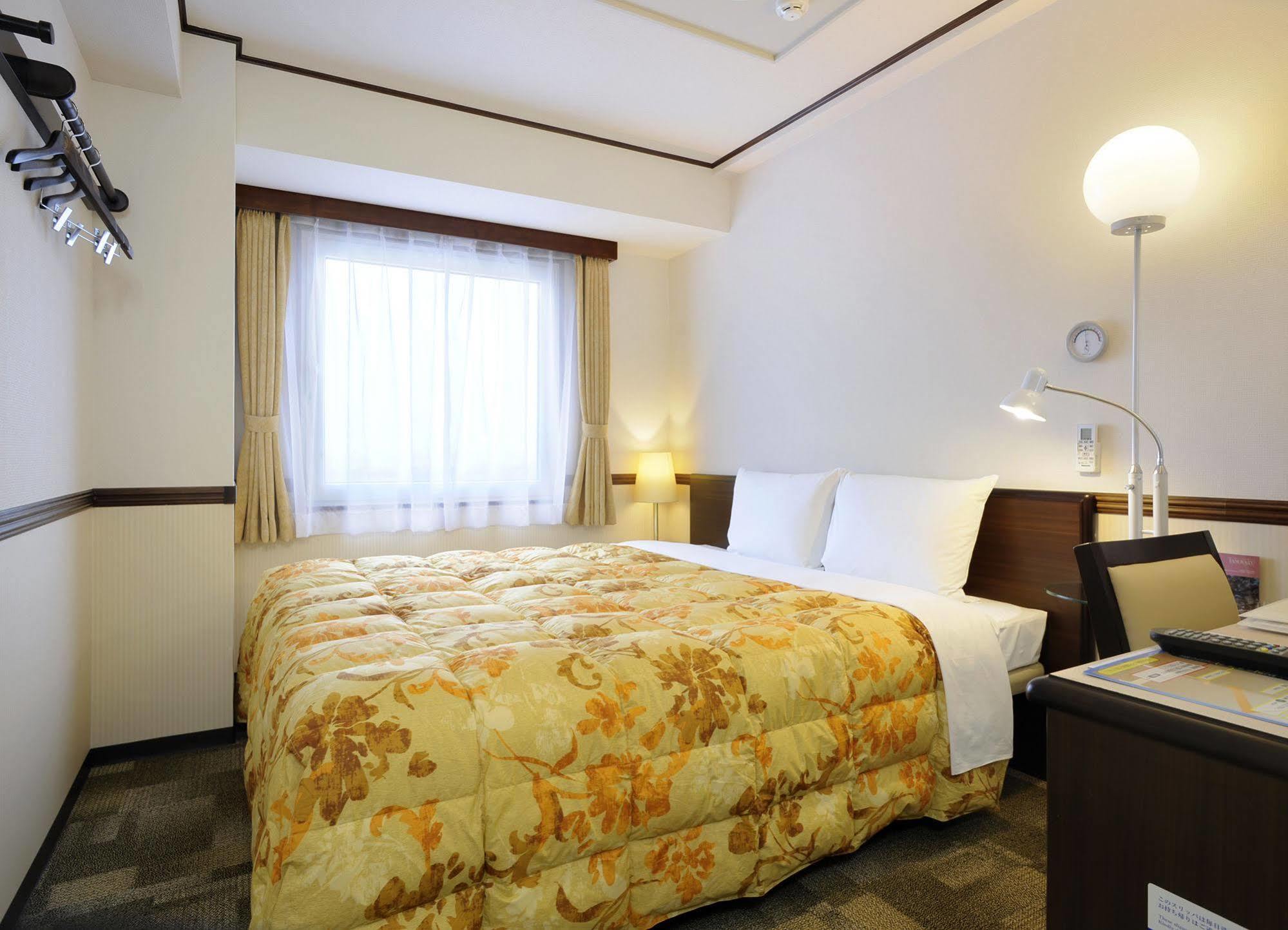 Toyoko Inn Okayama-Eki Nishiguchi Hiroba Exterior foto